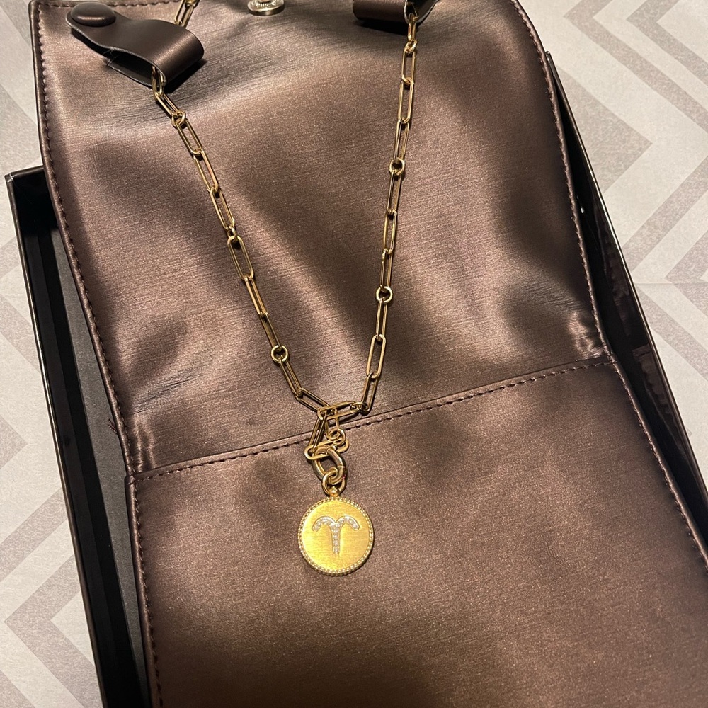 Roberto Coin 18k Aries Zodiac Necklace - Picture 5 of 11